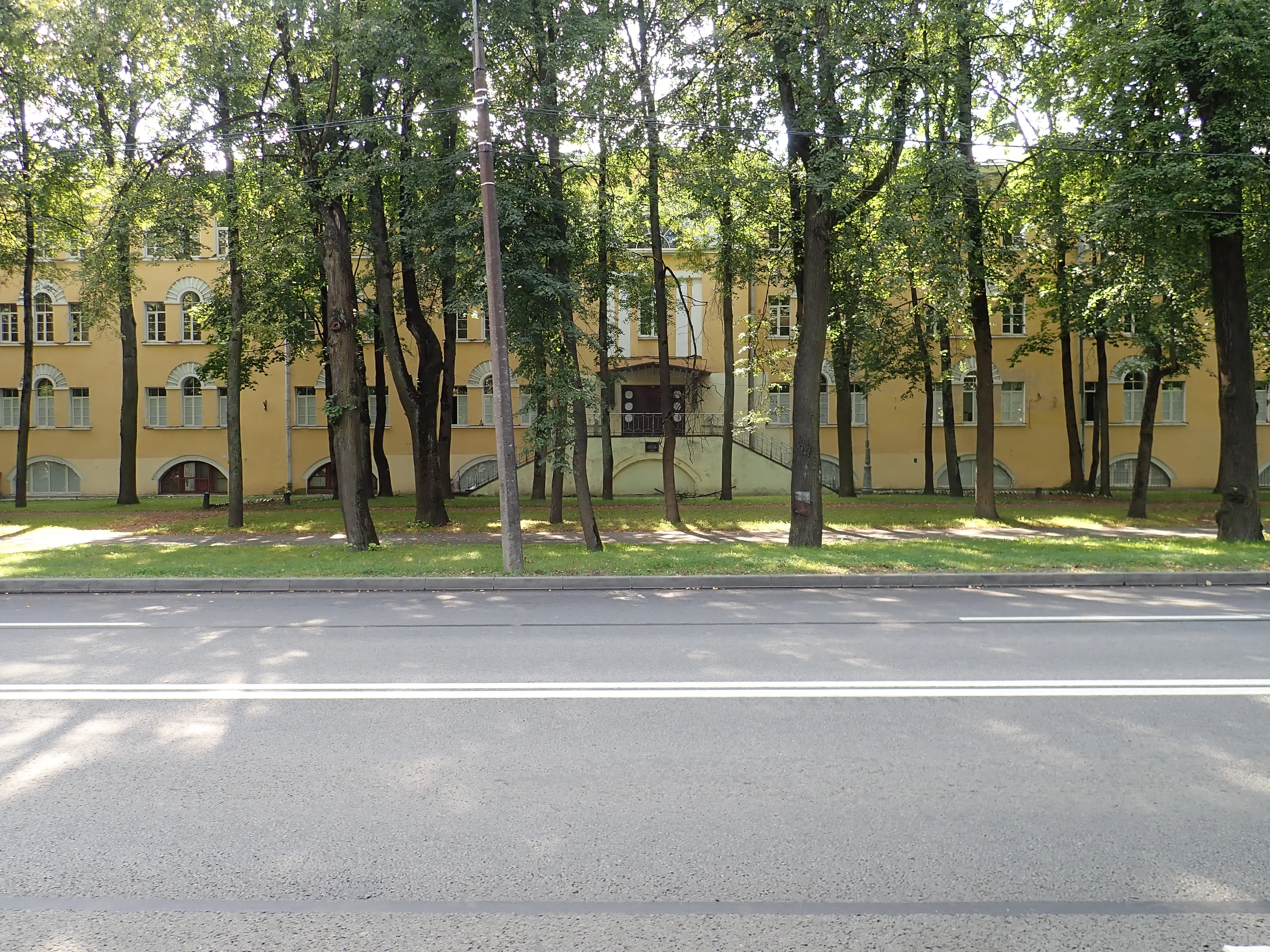 г.Пушкин, Кадетский б-р, 1. 